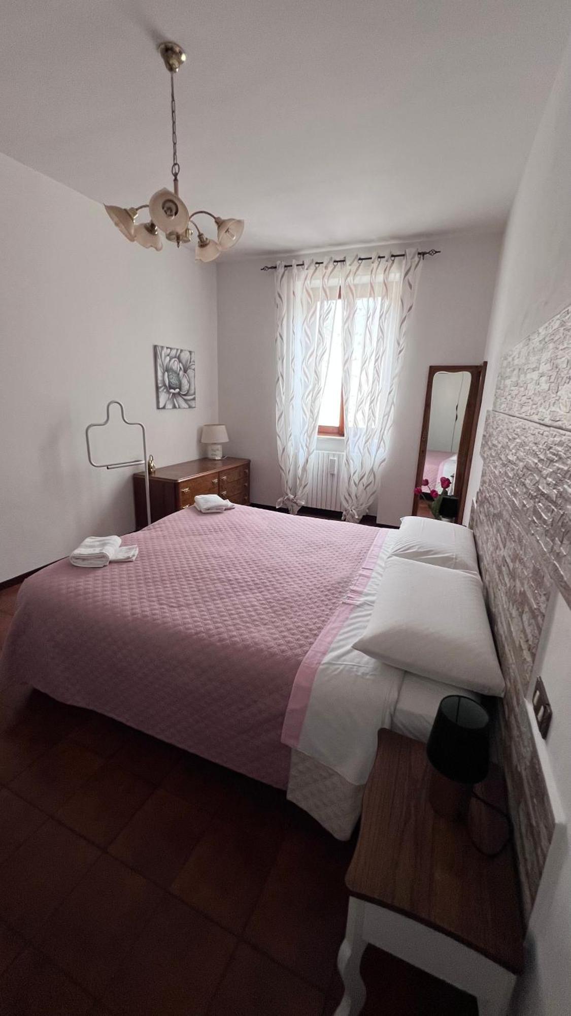Casa Caterina 2 Storey House, With A Mountain View トスコラーノ・マデルノ エクステリア 写真